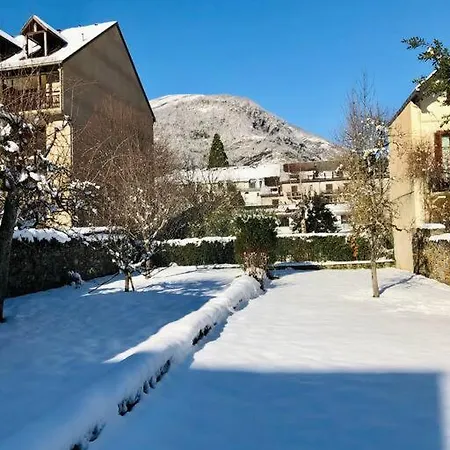 T2 Sur Jardin, Au Coeur De Luchon 아파트 *