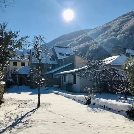 T2 Sur Jardin, Au Coeur De Luchon 아파트