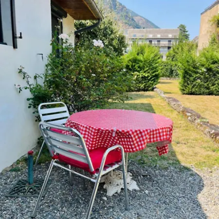 Lägenhet T2 Sur Jardin, Au Coeur De Luchon *